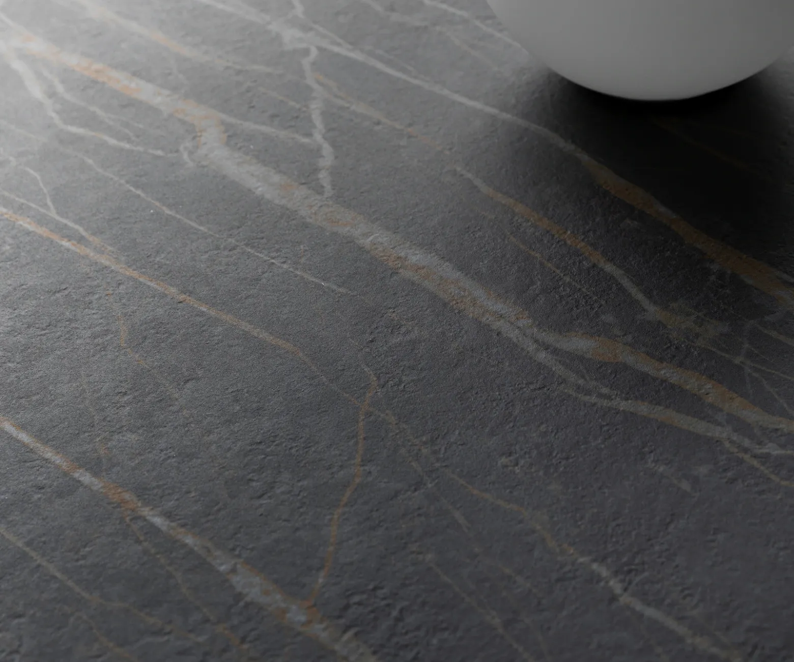EsstischEdge Boot 180-220x100 cm Laminam® Keramik Noir Desir Braun W-Gestell Metall Effektfinish Titan ausziehbar Sofort versandfertig
