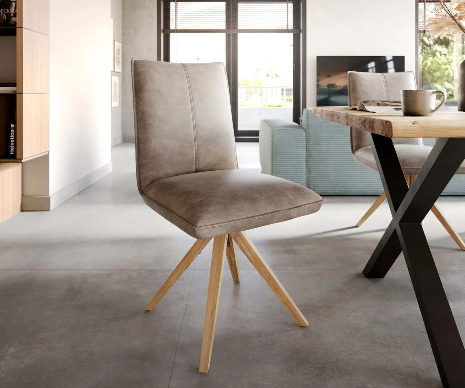 EsszimmerstuhlLelio-Flex Mikrofaser Taupe Vintage Holzgestell kantig Natur 360° drehbar Taschenfederkern Versandfertig ca. 28.10.26