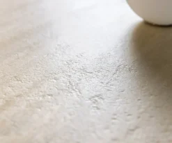 KonsolentischEdge Boot 180x40 cm Keramik Laminam® Travertino Bianco Creme-Weiß Conos Metall Effektfinish Titan Sofort versandfertig