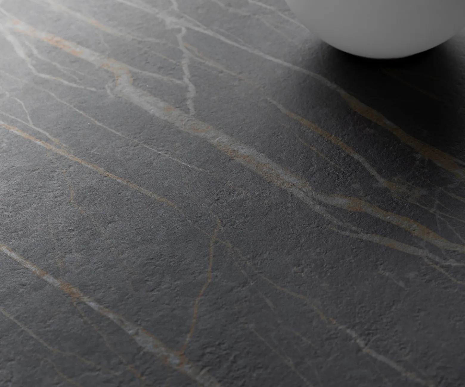 KonsolentischEdge Polygonal 180x50 cm Keramik Laminam® Noir Desir Braun Livos Metall Effektfinish Titan Sofort versandfertig