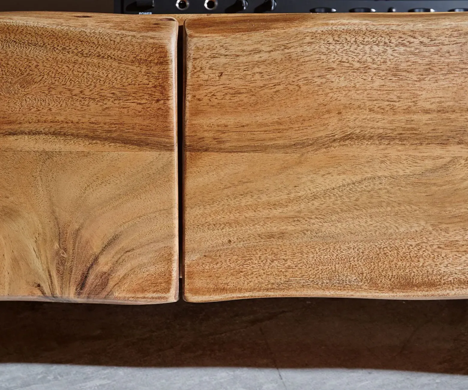 LowboardLive-Edge 190 cm Akazie Natur 4 Schübe 2 Fächer Sofort versandfertig