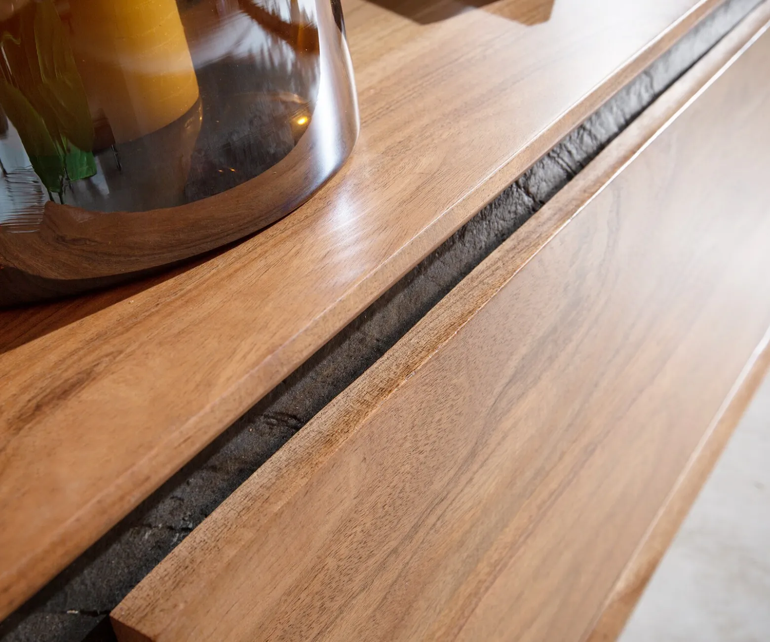 LowboardStonegrace 175 cm Akazie Natur 2 Türen 1 Fach 1 Schublade Steinfurnier schwebend Sofort versandfertig